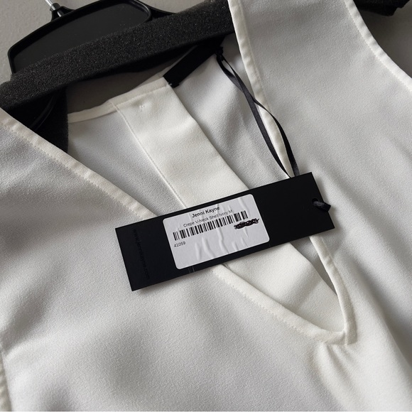 Jenni Kayne Ivory Crepe V-Neck Shell Sleeveless Top M NWT - Picture 8 of 13